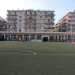 ...mentre sul campo da calcio due squadre stanno per iniziare una partita